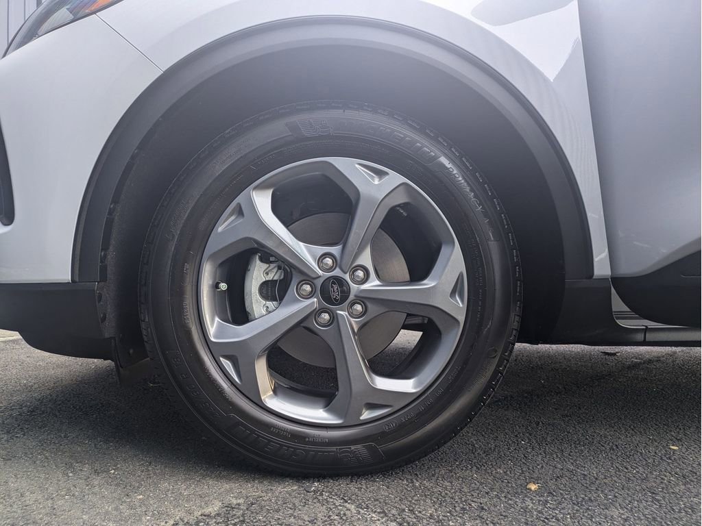 Certified 2025 Ford Escape ST-Line w/ Tech Pack #1 FWD image 27