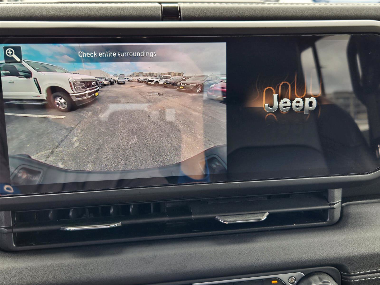 Used 2024 Jeep Gladiator Sport AWD/4WD image 17