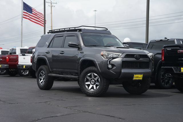 Used 2018 Toyota 4Runner TRD Off-Road AWD/4WD image 2