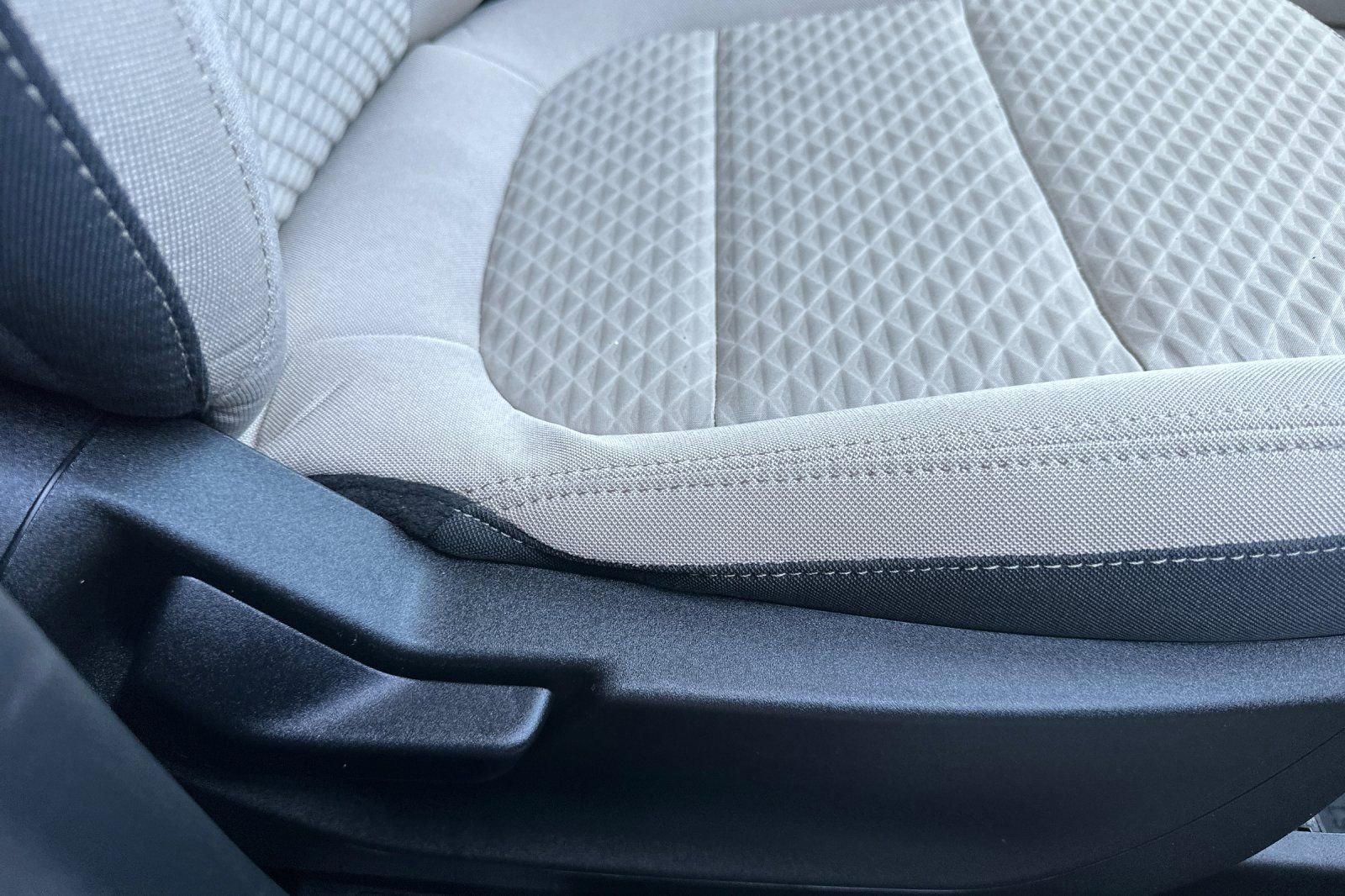 Certified 2022 Ford Escape SE w/ SE Sport Appearance Package FWD image 23