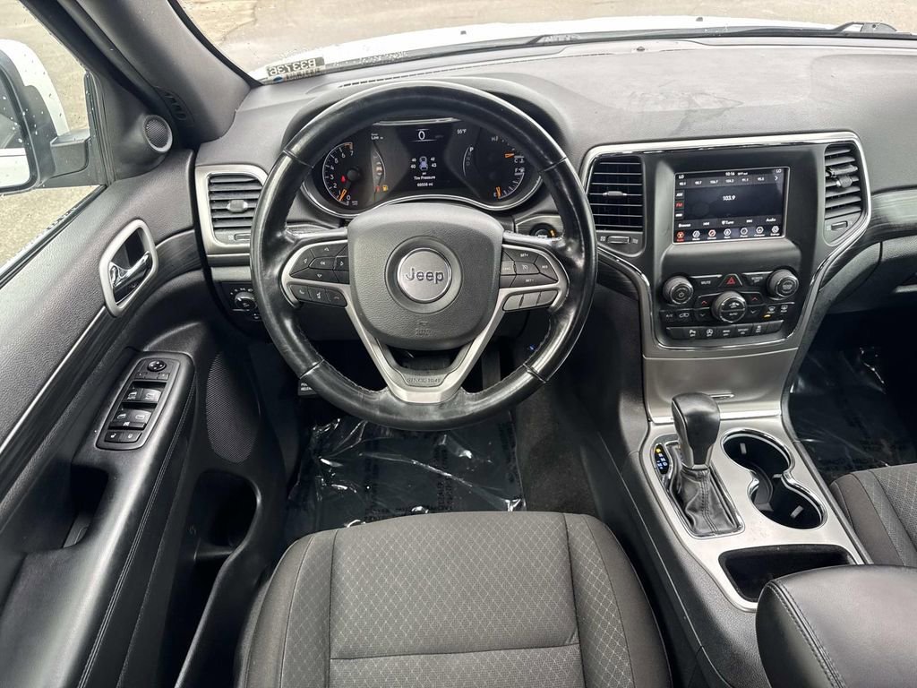 Used 2020 Jeep Grand Cherokee Laredo image 11