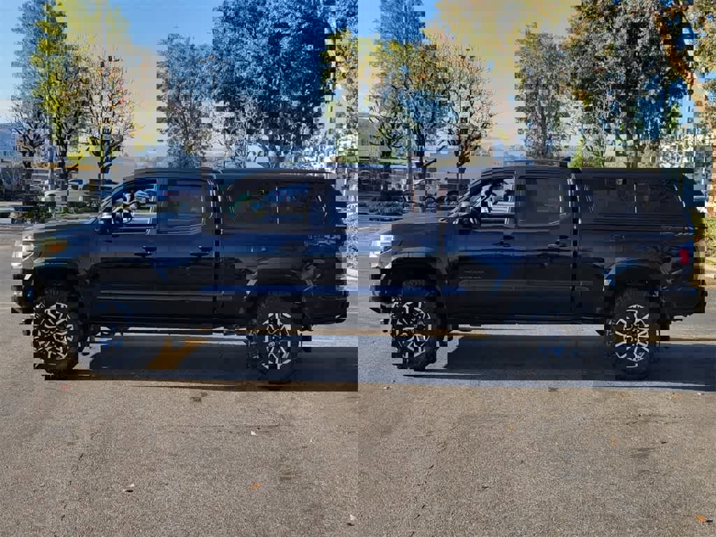 Used 2020 Toyota Tacoma TRD Sport image 2