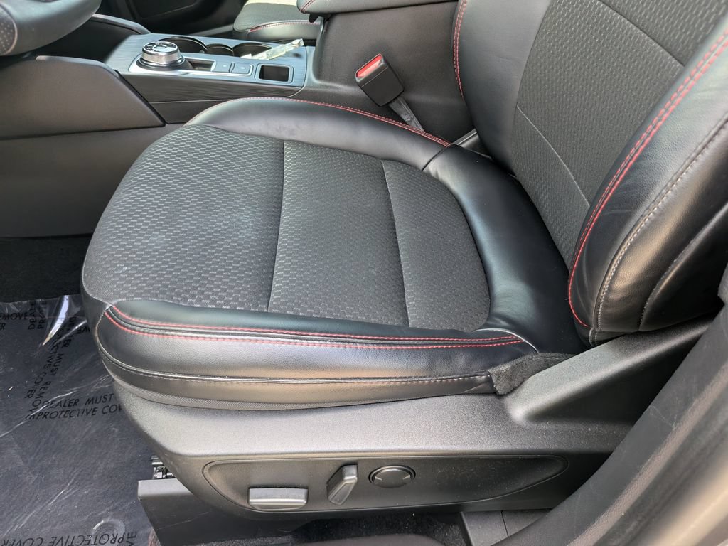 Certified 2023 Ford Escape ST-Line w/ Tech Pack #1 FWD image 24