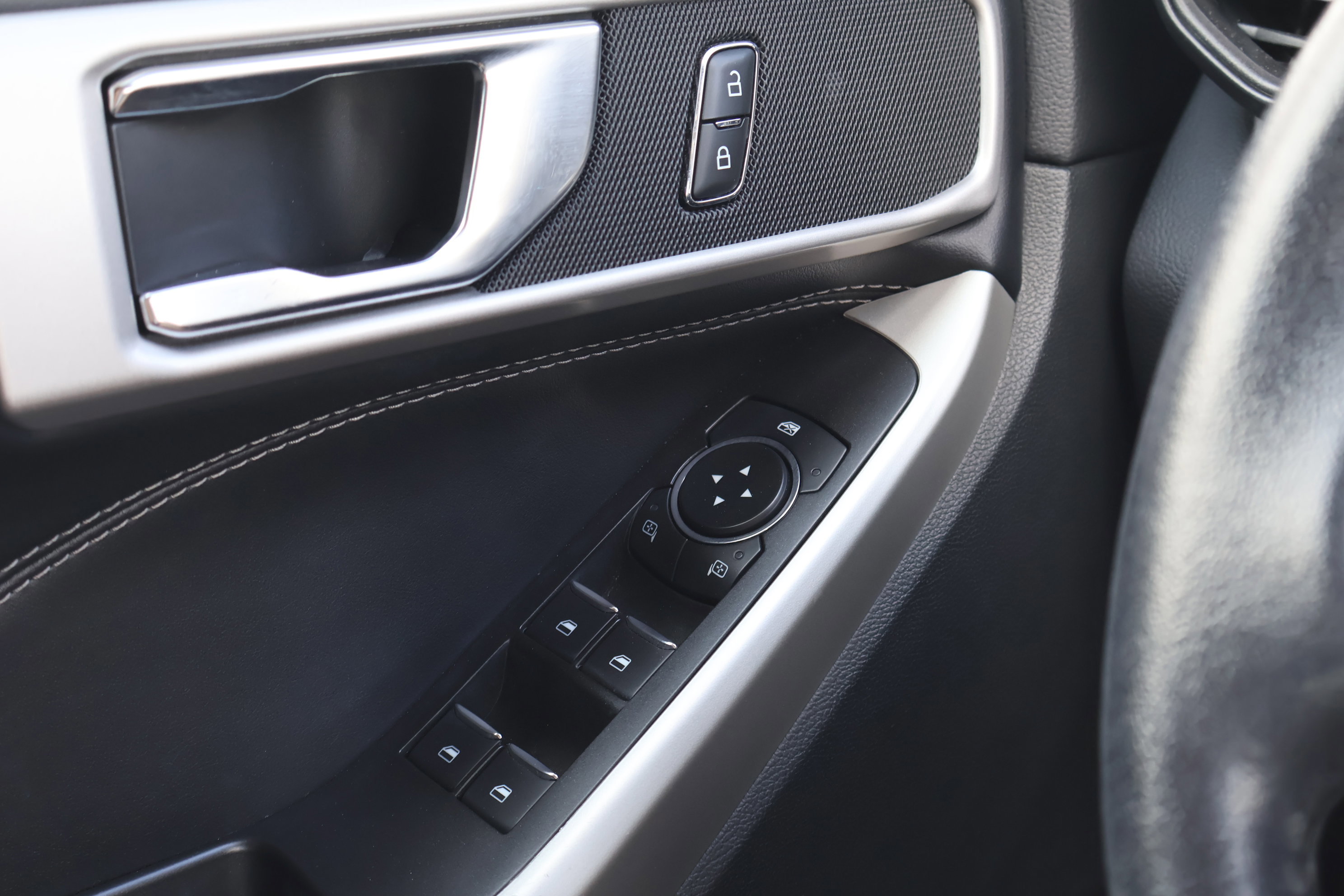 Certified 2021 Ford Explorer XLT image 16