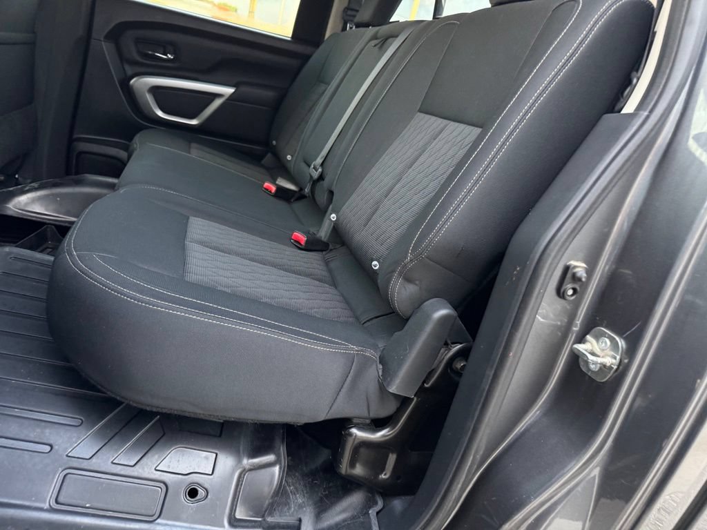 Used 2018 Nissan Titan SV AWD/4WD image 8