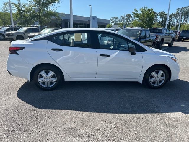 Used 2022 Nissan Versa S FWD image 3