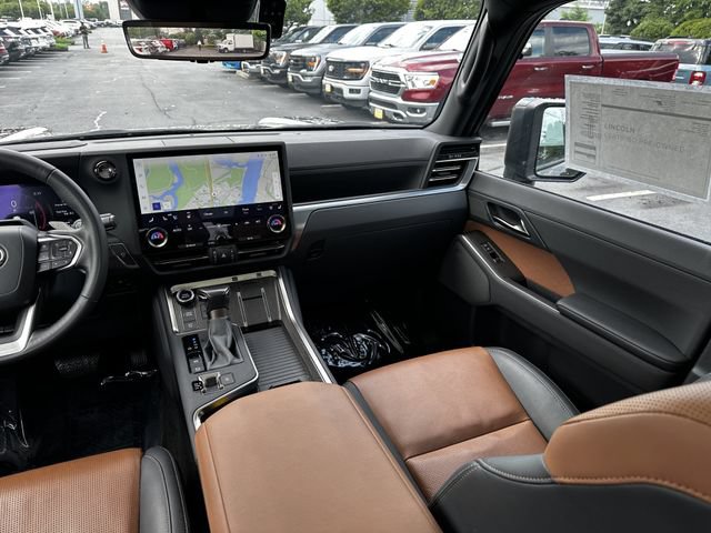 Used 2024 Lexus GX 550 w/ Accessory Package (Z1) AWD/4WD image 17