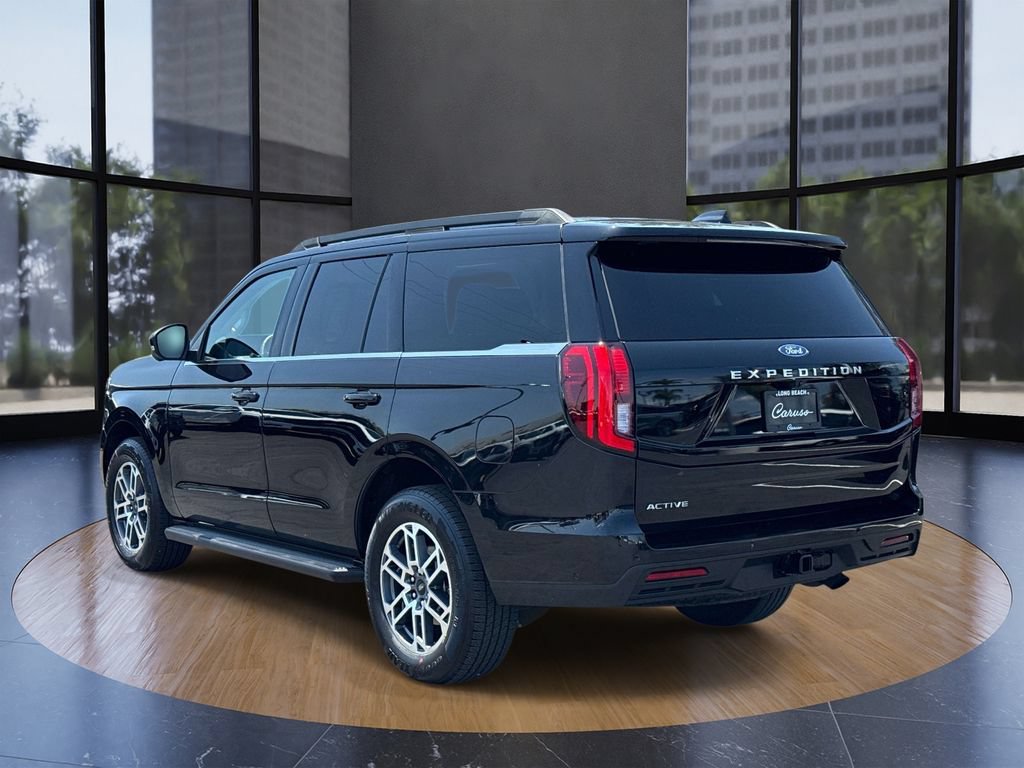 Certified 2025 Ford Expedition Active RWD image 4
