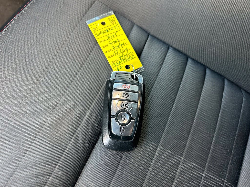 Certified 2025 Ford Explorer ST-Line w/ Premium Package RWD image 40