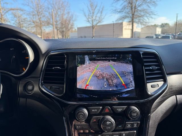 Used 2020 Jeep Grand Cherokee Altitude image 10