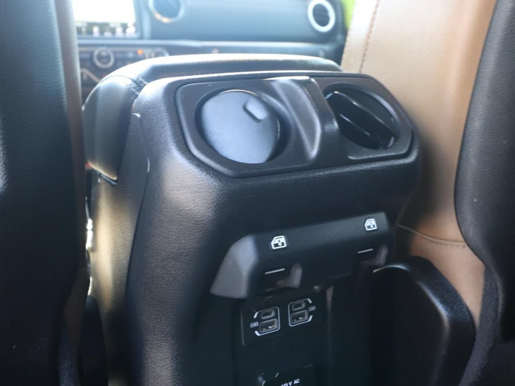 Used 2021 Jeep Wrangler Unlimited Rubicon 4xe w/ Cold Weather Group AWD/4WD image 12