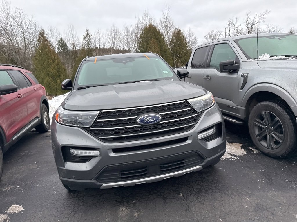 Certified 2023 Ford Explorer XLT w/ Equipment Group 202A image 3