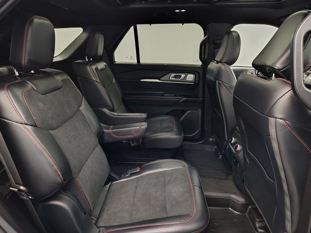 Certified 2025 Ford Explorer ST AWD/4WD image 31