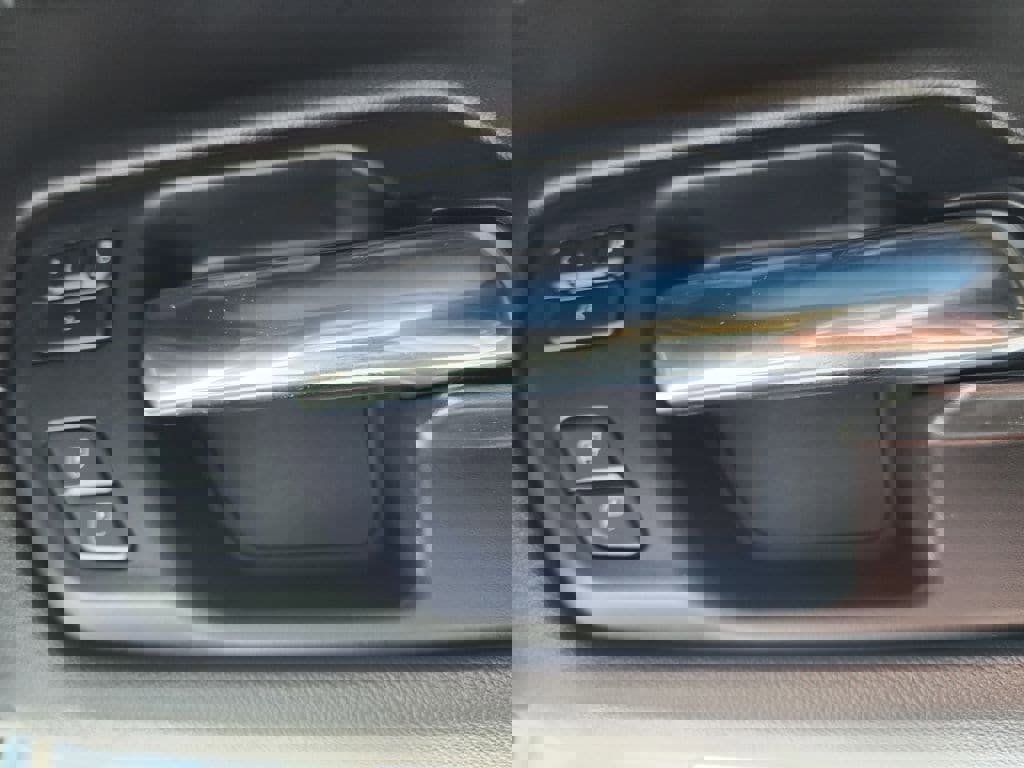 Used 2020 GMC Sierra 1500 SLT image 34