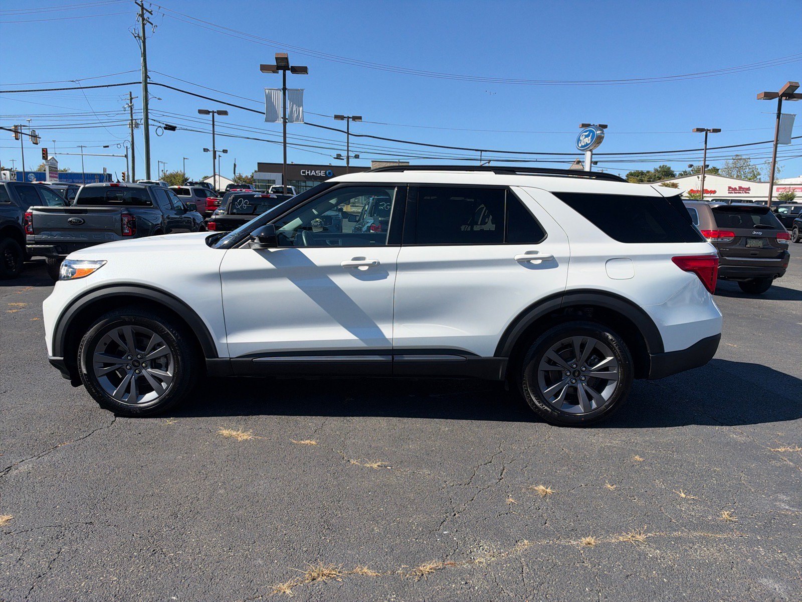 Certified 2023 Ford Explorer XLT w/ Equipment Group 202A AWD/4WD image 5