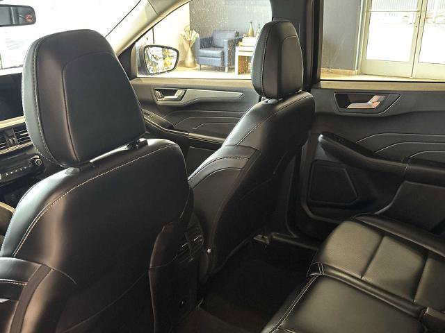 Certified 2024 Ford Escape Platinum image 24