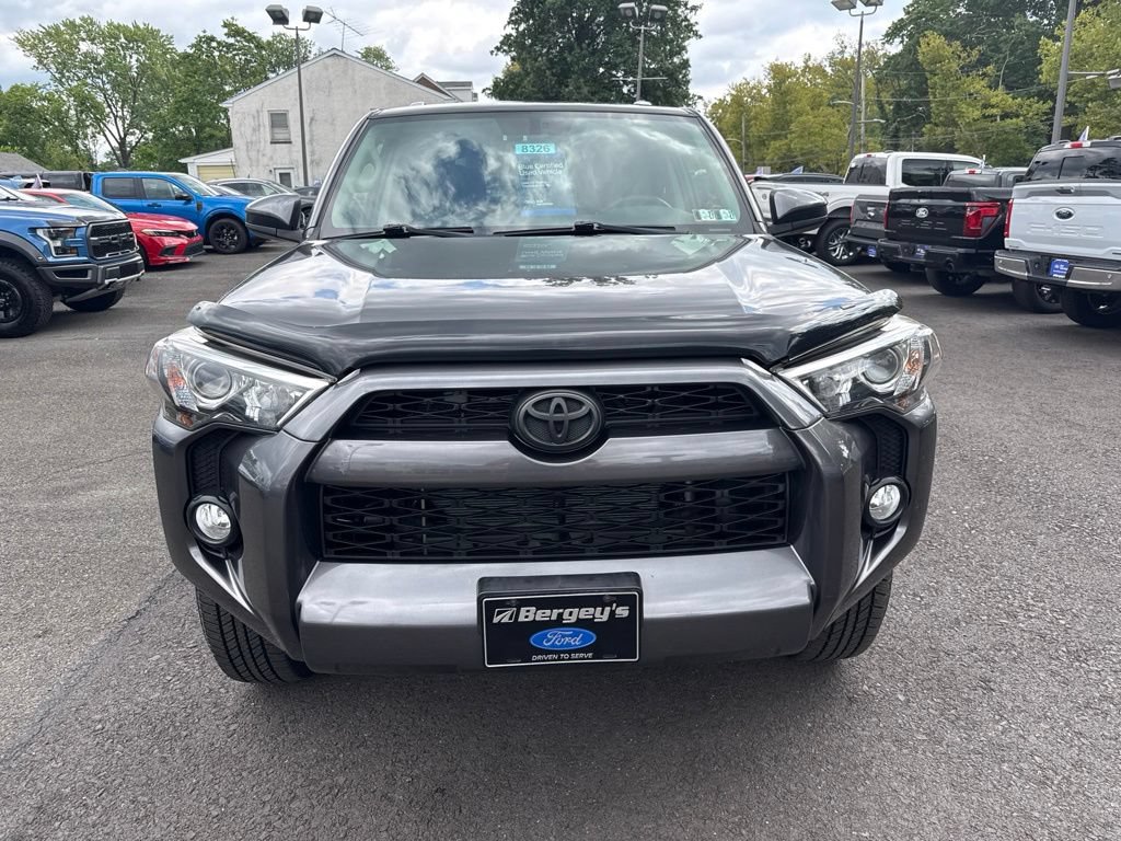 Used 2018 Toyota 4Runner SR5 AWD/4WD image 2