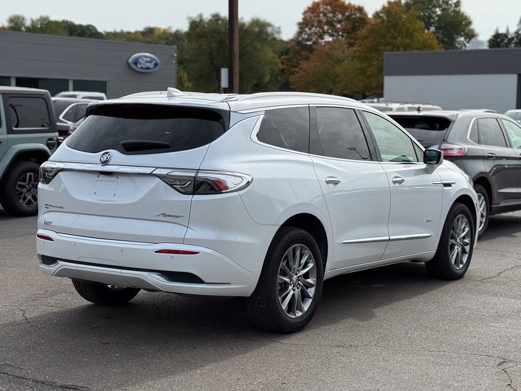 Used 2023 Buick Enclave Avenir w/ Avenir Technology Package AWD/4WD image 36