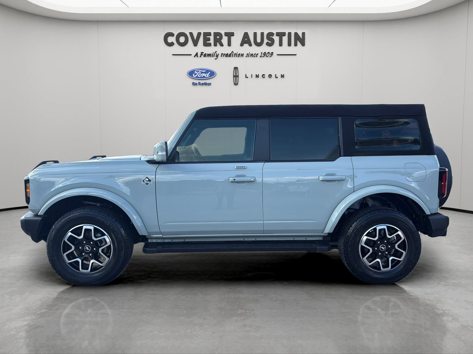 Certified 2023 Ford Bronco Outer Banks AWD/4WD image 2