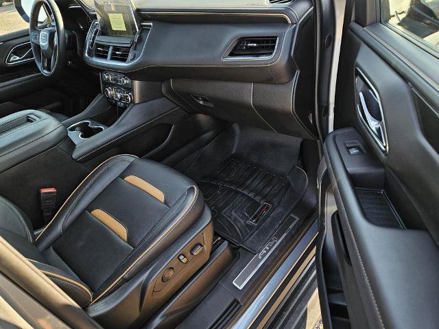 Used 2024 GMC Yukon XL AT4 w/ Technology Package AWD/4WD image 9