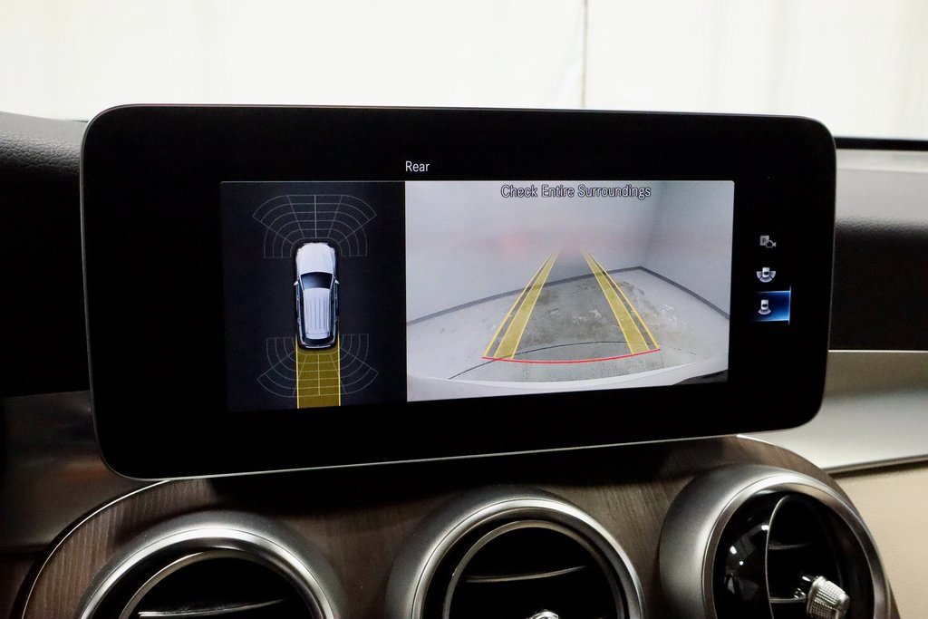 Used 2022 Mercedes-Benz GLC 300 4MATIC image 11