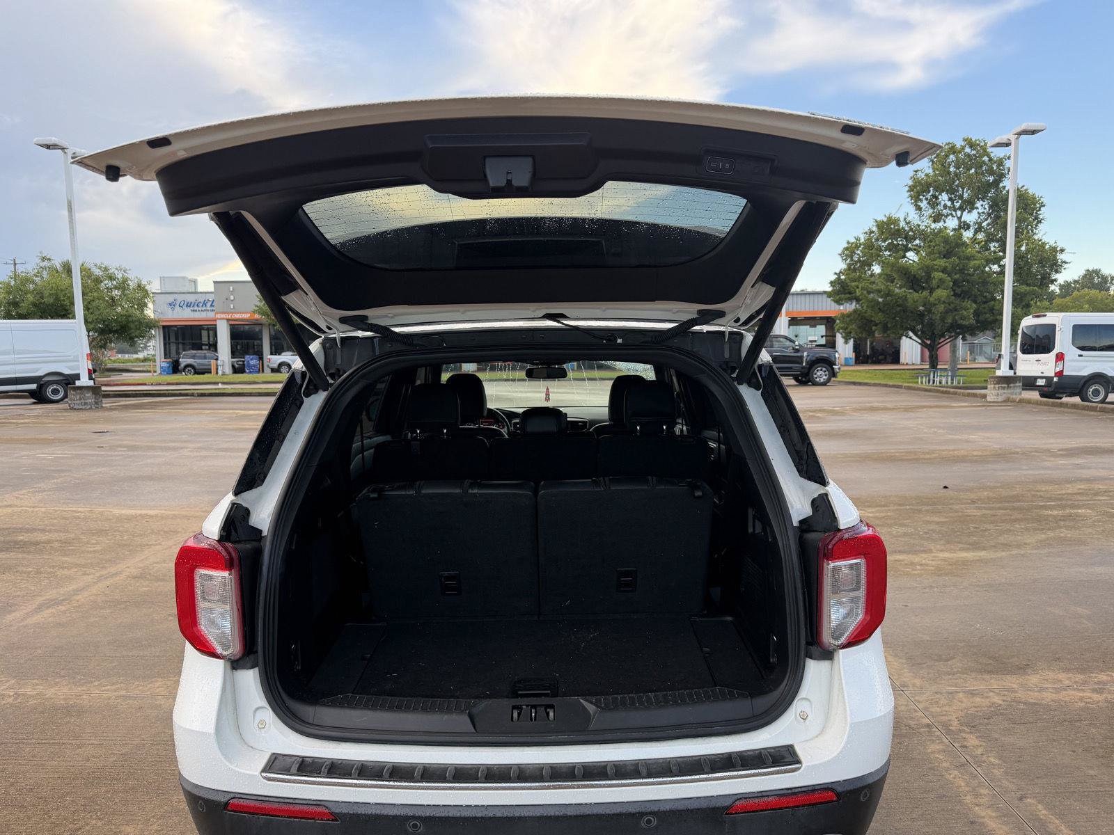 Certified 2020 Ford Explorer Limited w/ Class III Trailer Tow Package RWD image 17