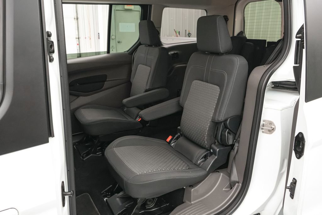 Certified 2022 Ford Transit Connect XLT image 19