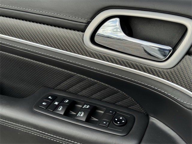 Used 2019 Jeep Grand Cherokee SRT image 27