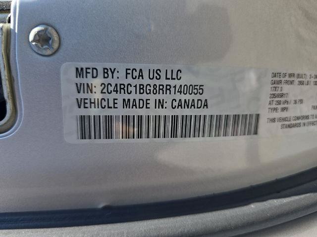 Used 2024 Chrysler Pacifica Touring-L FWD image 34
