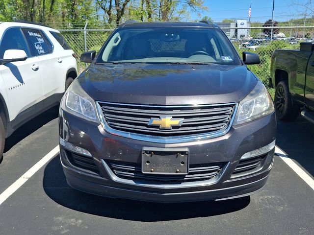 Used 2017 Chevrolet Traverse LS FWD image 2