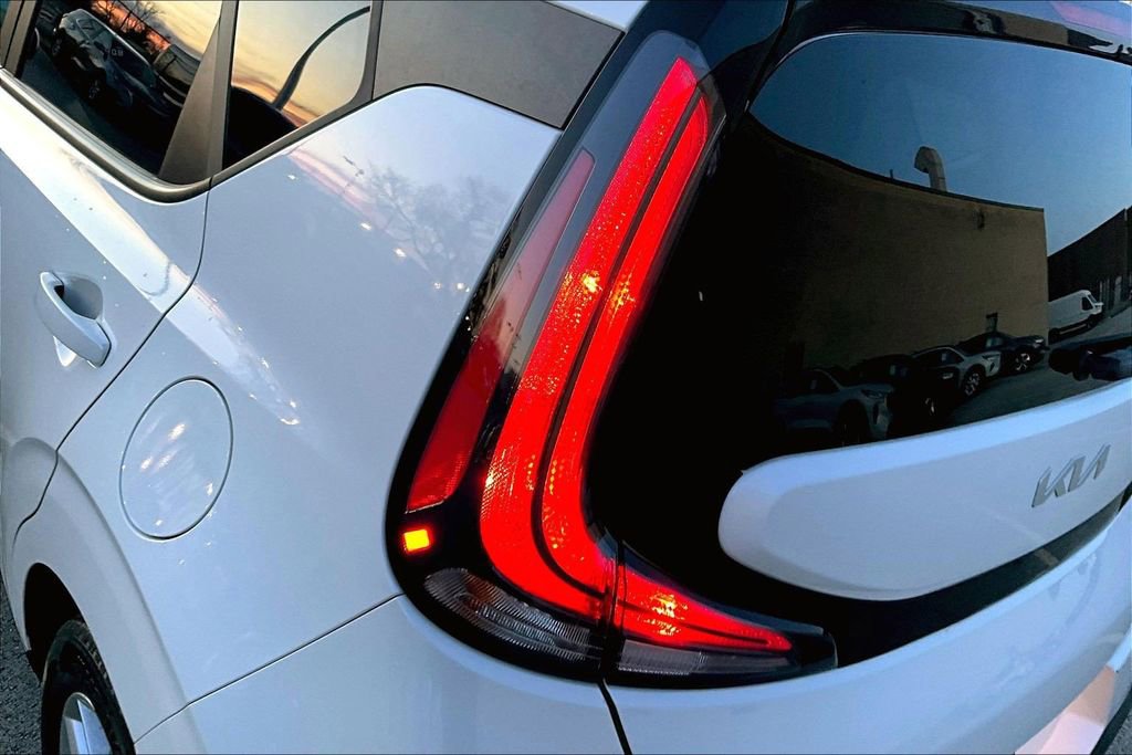 Used 2023 Kia Soul LX w/ LX Technology Package image 28