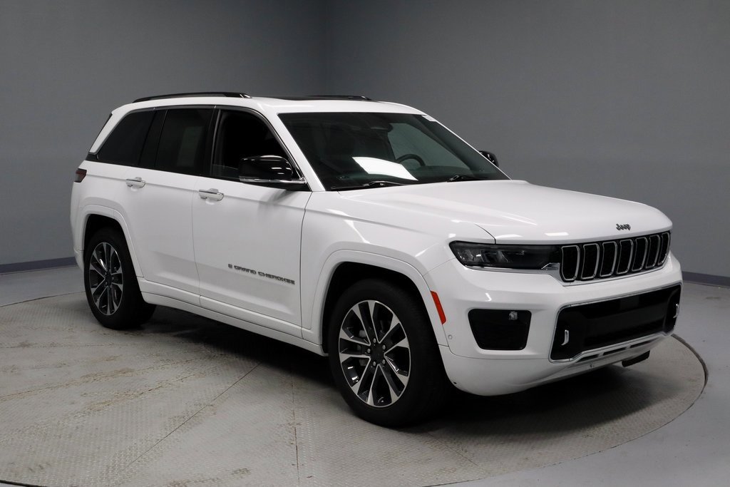 Used 2022 Jeep Grand Cherokee Overland w/ Luxury Tech Group IV image 7