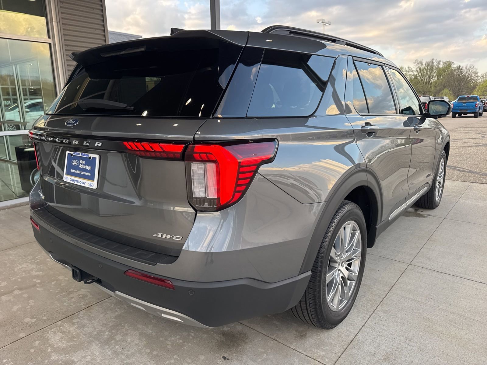 Certified 2025 Ford Explorer Active w/ Active Comfort Package image 5