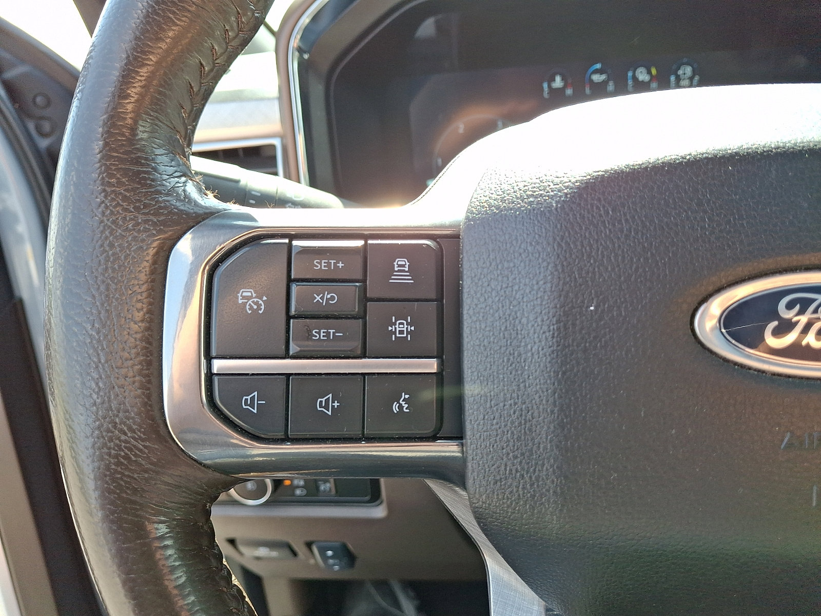 Certified 2024 Ford F350 King Ranch w/ Chrome Package AWD/4WD image 22