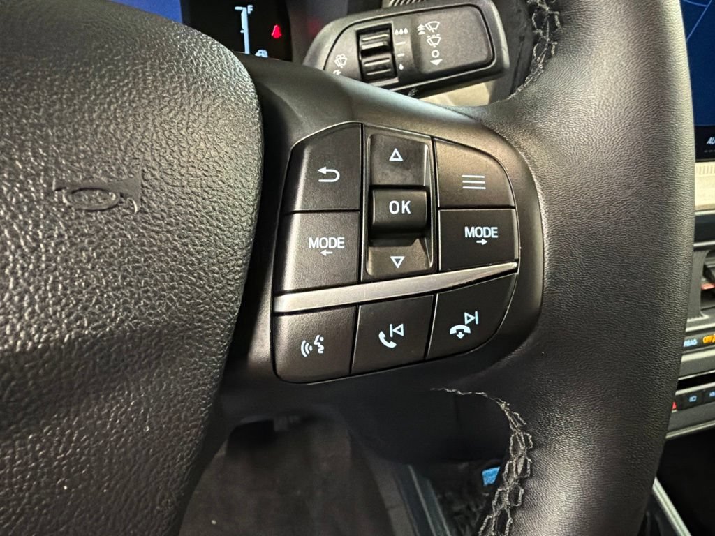 Certified 2025 Ford Maverick Lariat w/ 4K Tow Package AWD/4WD image 18