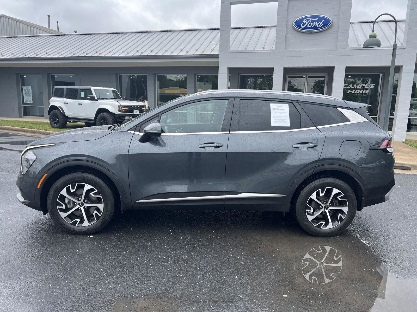 Used 2023 Kia Sportage EX AWD/4WD image 2