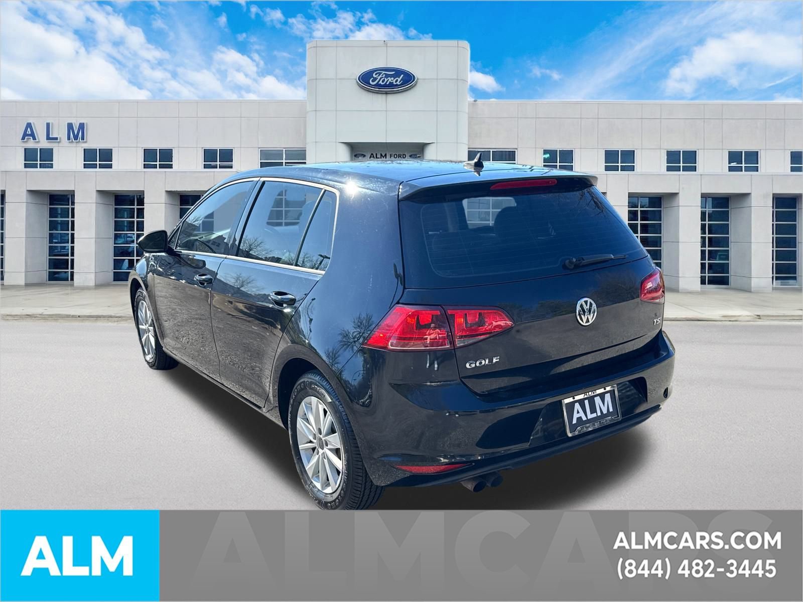 Used 2017 Volkswagen Golf SE image 9
