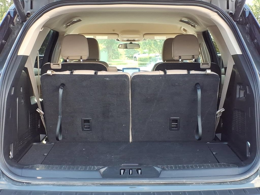 Certified 2023 Ford Explorer XLT w/ Equipment Group 202A AWD/4WD image 8