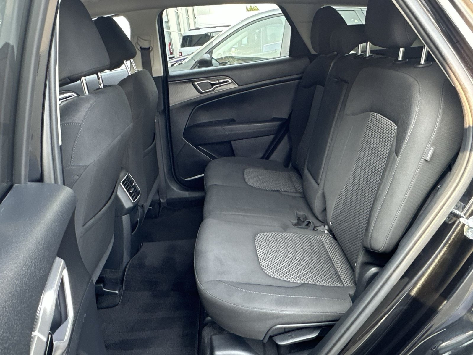 Used 2024 Kia Sportage LX FWD image 31