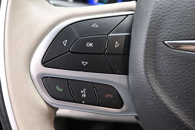 Used 2020 Chrysler Pacifica Limited FWD image 18