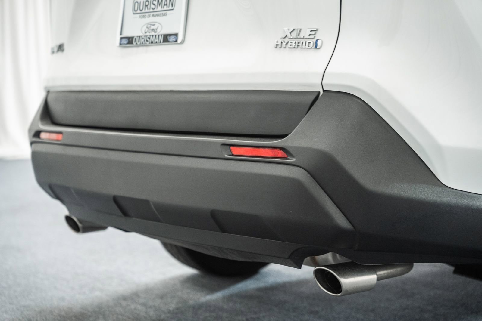 Used 2024 Toyota RAV4 XLE w/ Convenience Package image 10