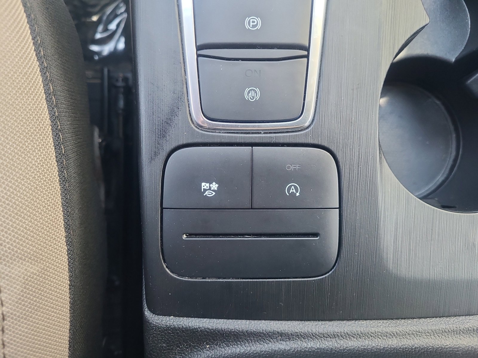 Certified 2020 Ford Escape SE AWD/4WD image 33
