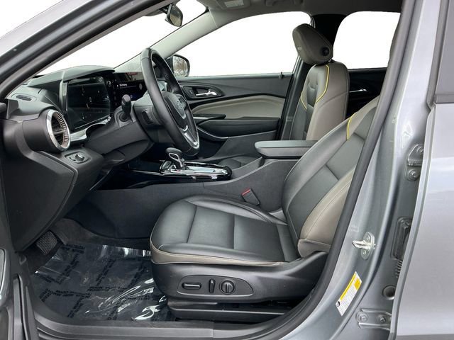 Used 2024 Chevrolet Trax ACTIV image 10