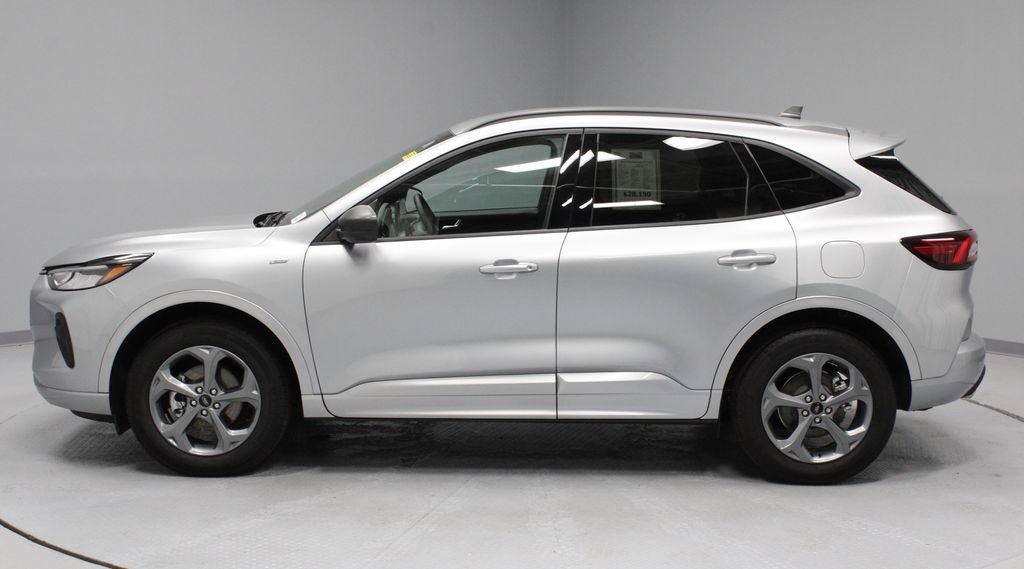 Certified 2024 Ford Escape ST-Line w/ Tech Pack #1 AWD/4WD image 9