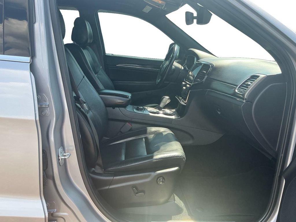Used 2019 Jeep Grand Cherokee Limited AWD/4WD image 22