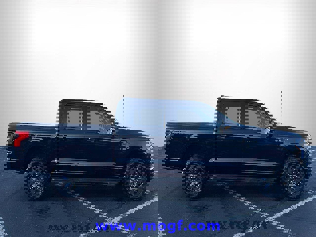 Certified 2022 Ford F150 Lightning Lariat video 2