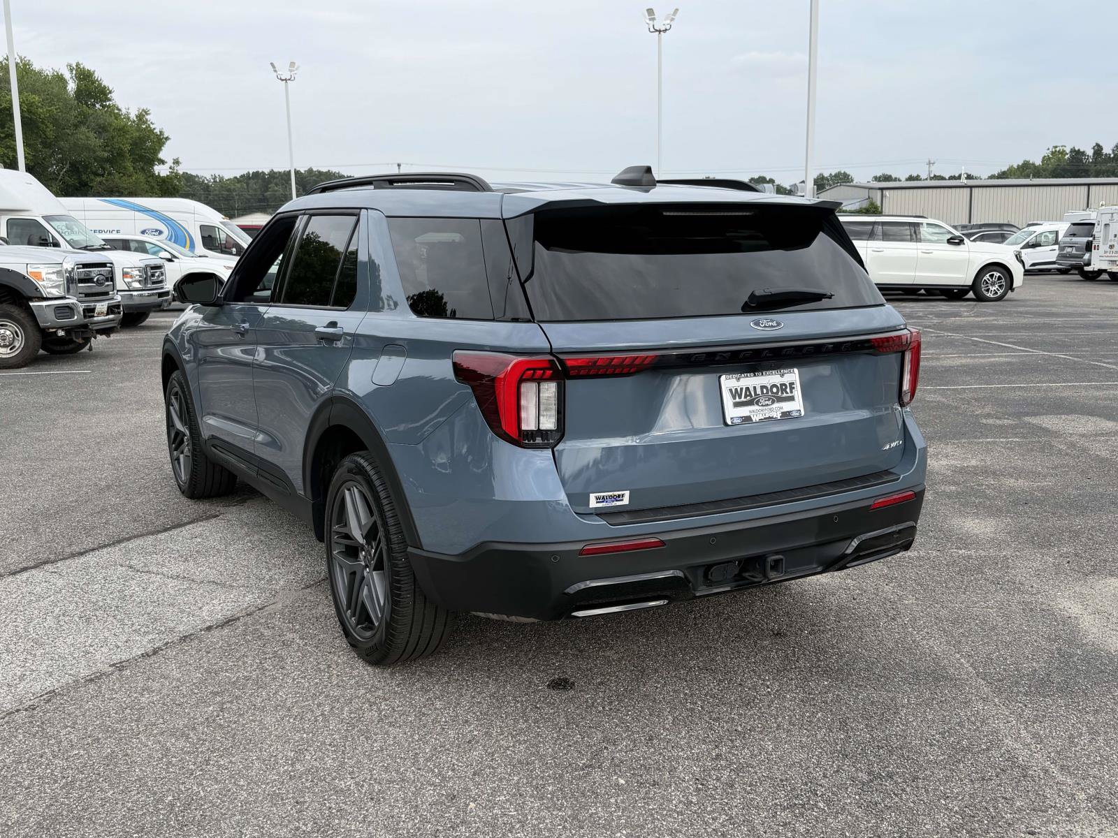 Certified 2025 Ford Explorer ST-Line w/ Premium Package AWD/4WD image 4
