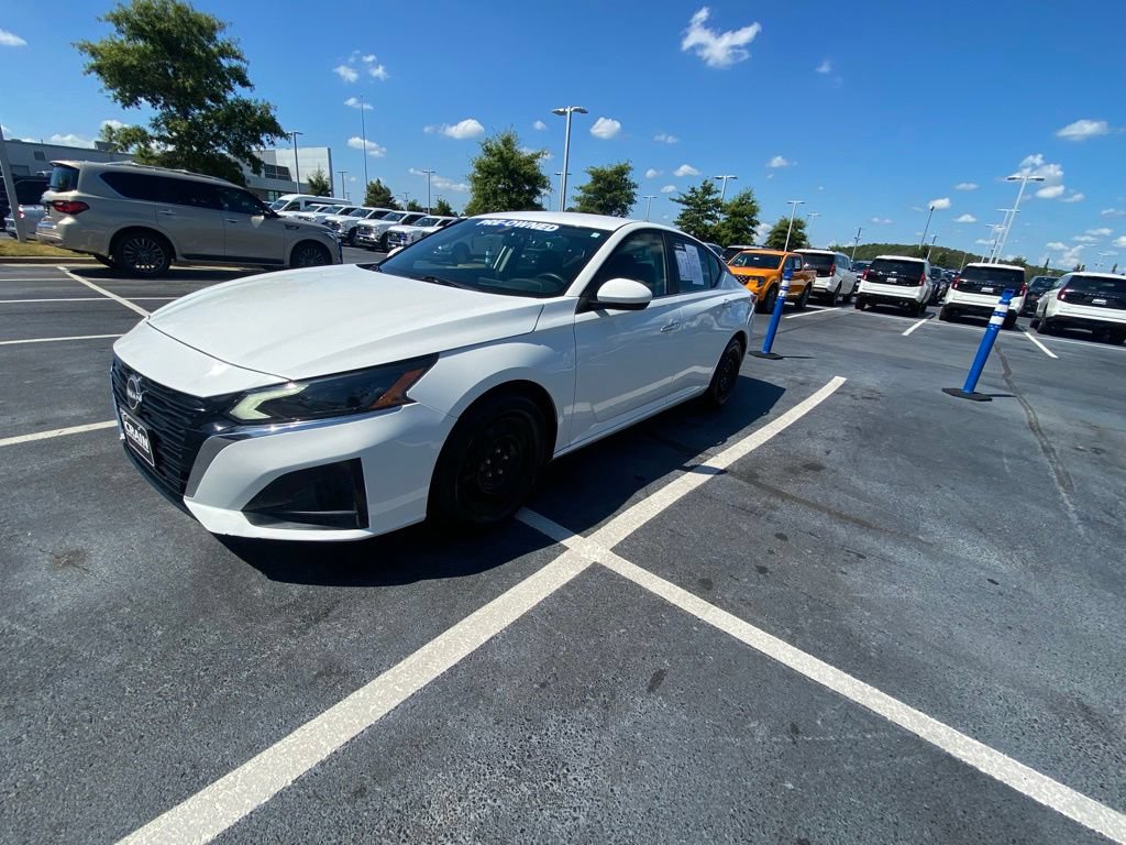 Used 2023 Nissan Altima 2.5 S FWD image 3