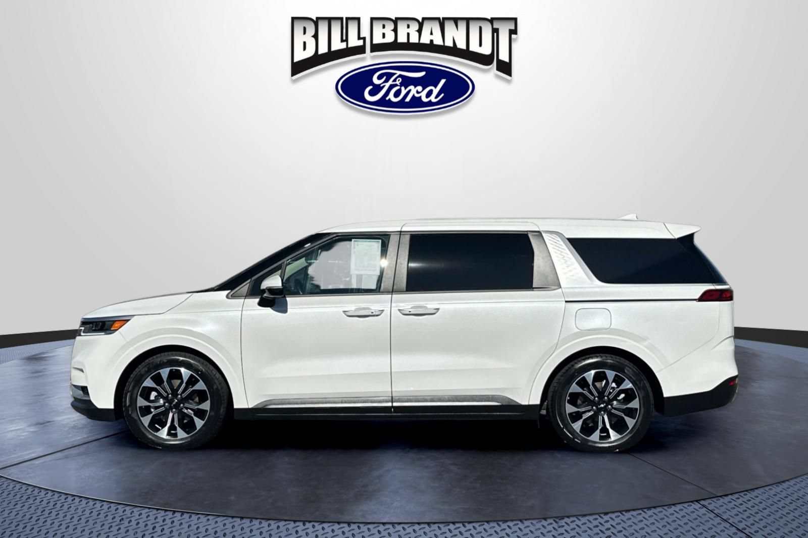 Used 2024 Kia Carnival EX FWD image 6