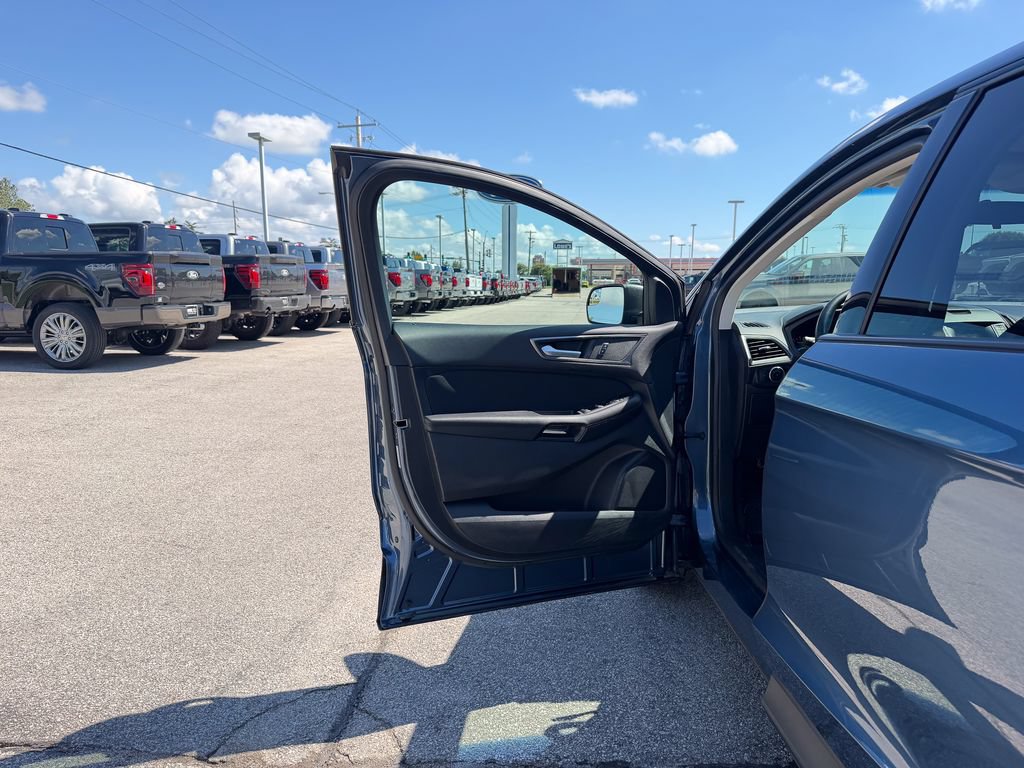 Certified 2018 Ford Edge SE AWD/4WD image 12